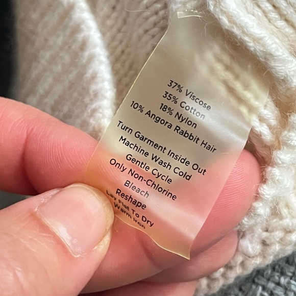 Talbots Woman Petites Size 1X (Large Regular?) Cable Sweater - Picture 6 of 6